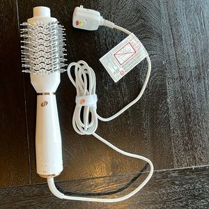 T3 AireBrush One Step Smoothing and Volumizing Hair Dryer Brush
